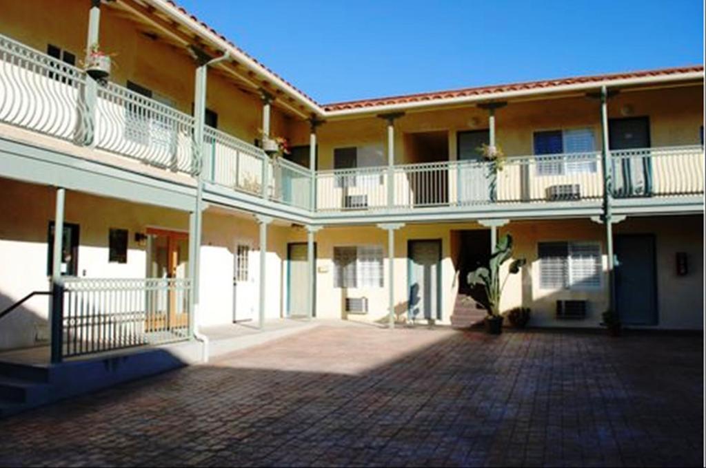 Bella Capri Inn And Suites Camarillo Eksteriør bilde