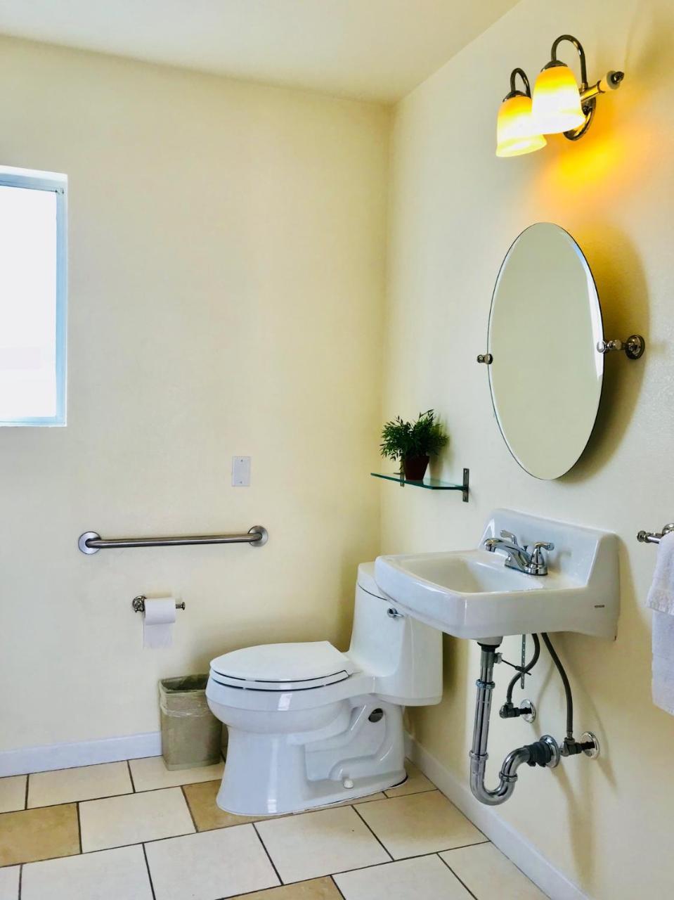 Bella Capri Inn And Suites Camarillo Eksteriør bilde