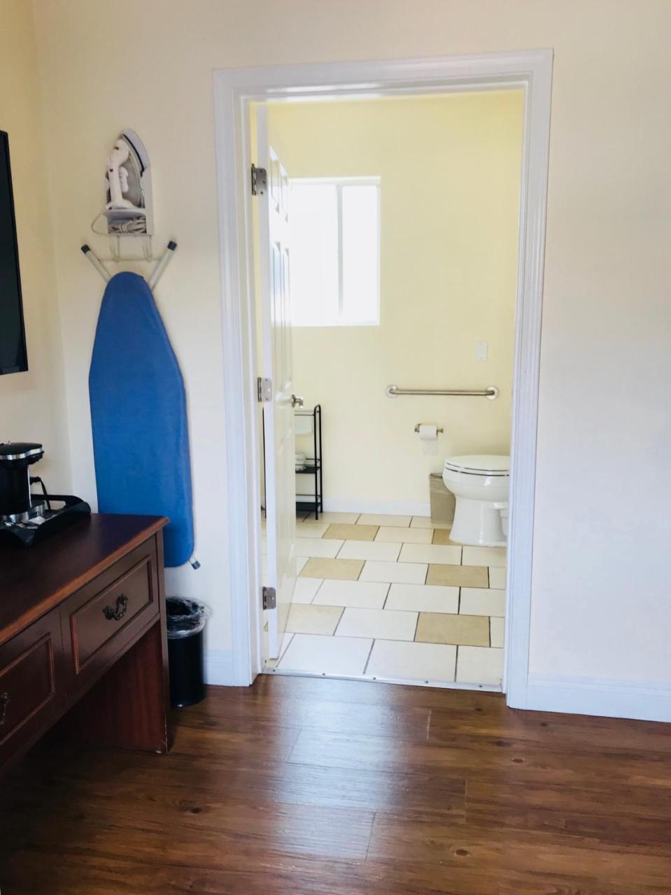 Bella Capri Inn And Suites Camarillo Eksteriør bilde